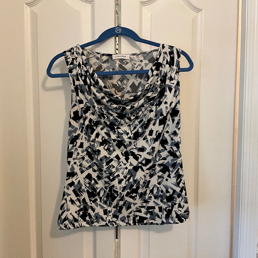 Calvin Klein gorgeous scoopneck blouse small/medium
